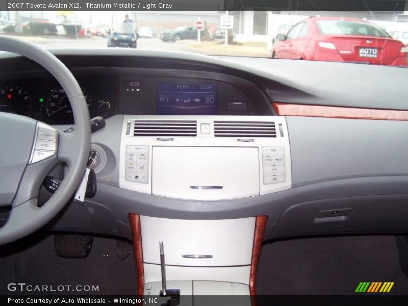 Titanium Metallic / Light Gray 2007 Toyota Avalon XLS