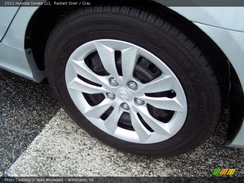 Radiant Silver / Gray 2011 Hyundai Sonata GLS