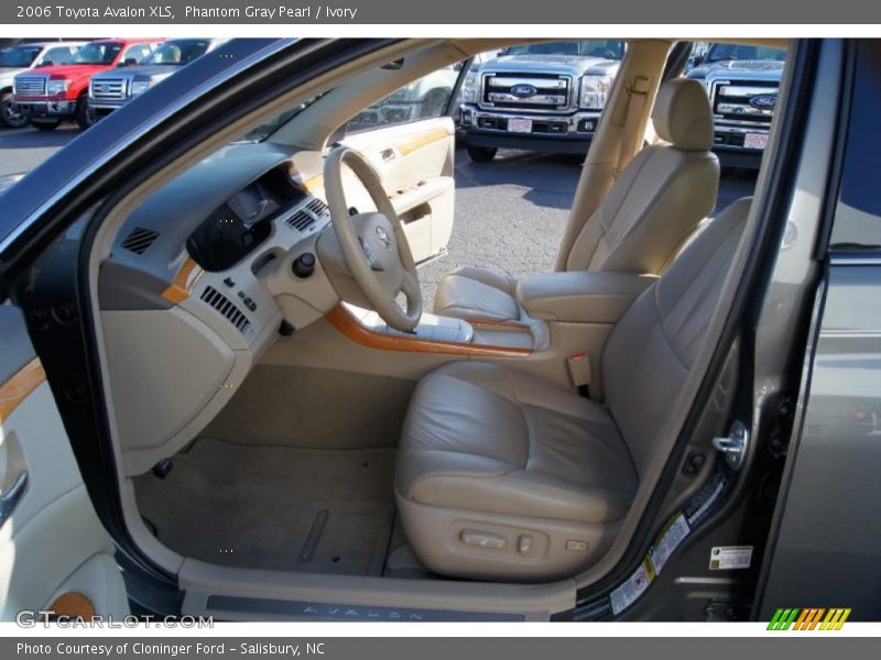  2006 Avalon XLS Ivory Interior