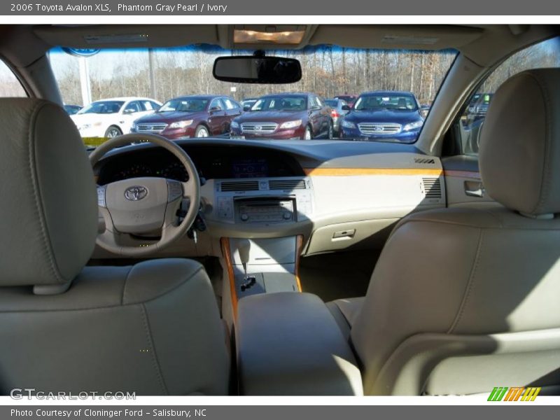 Phantom Gray Pearl / Ivory 2006 Toyota Avalon XLS