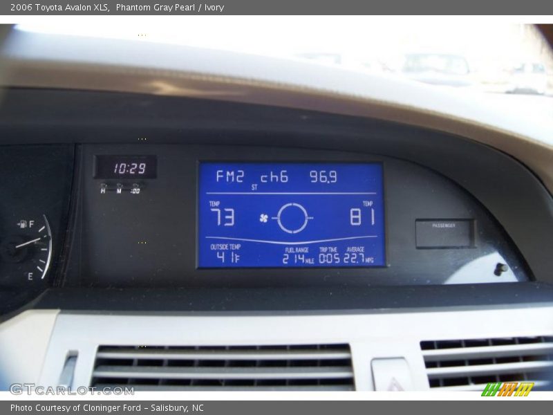 Phantom Gray Pearl / Ivory 2006 Toyota Avalon XLS