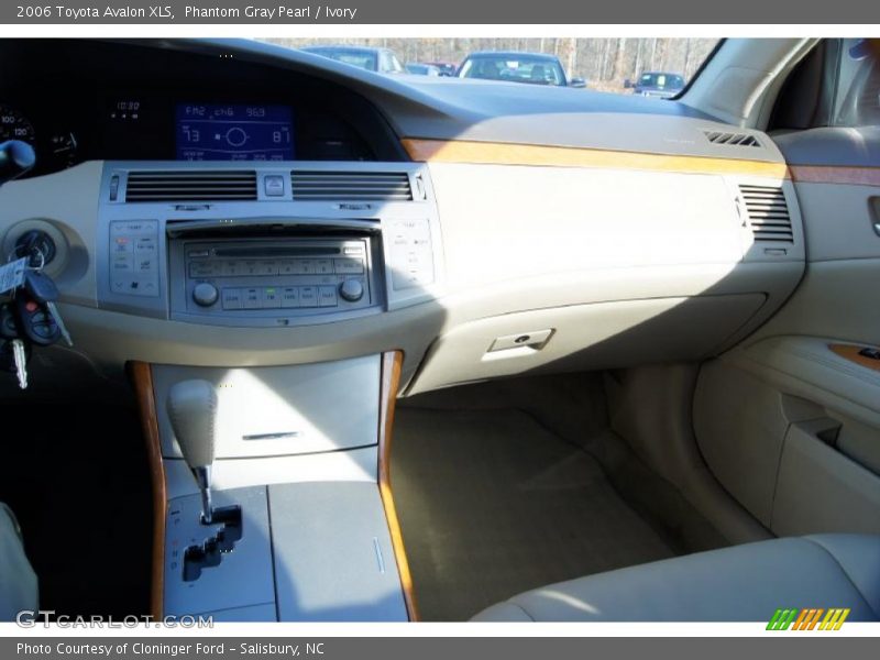 Phantom Gray Pearl / Ivory 2006 Toyota Avalon XLS