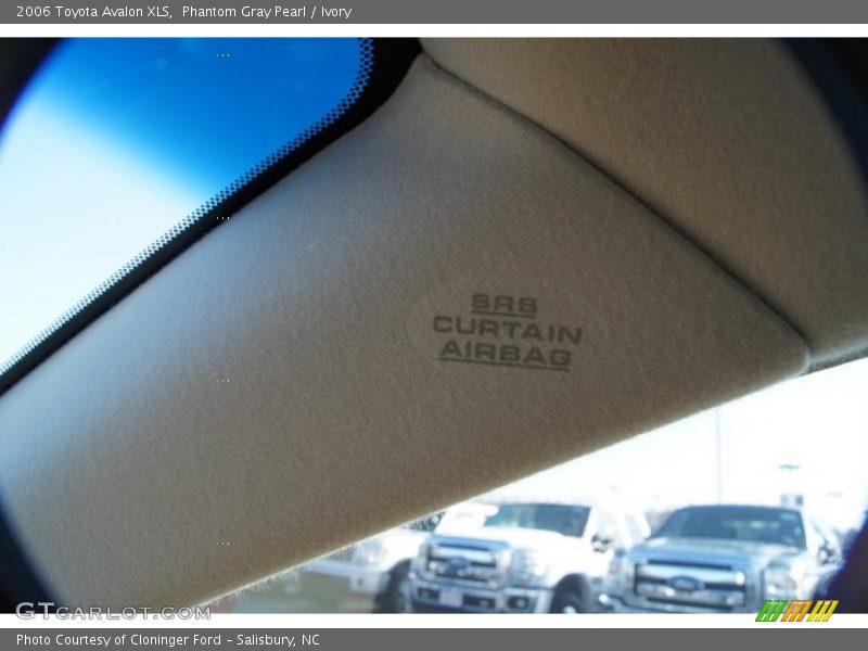 Phantom Gray Pearl / Ivory 2006 Toyota Avalon XLS