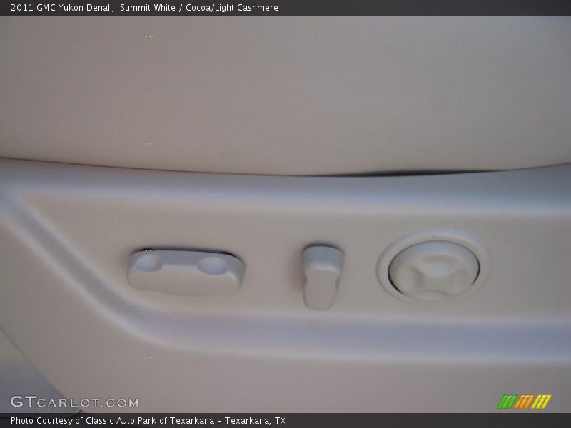 Summit White / Cocoa/Light Cashmere 2011 GMC Yukon Denali