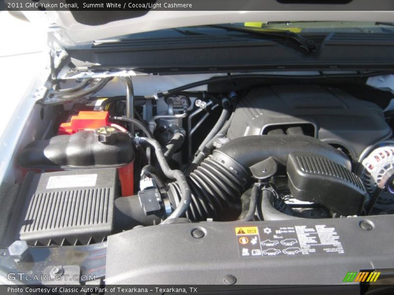 Summit White / Cocoa/Light Cashmere 2011 GMC Yukon Denali