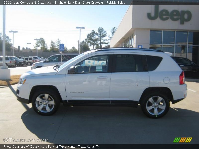 Bright White / Dark Slate Gray/Light Pebble Beige 2011 Jeep Compass 2.0 Latitude