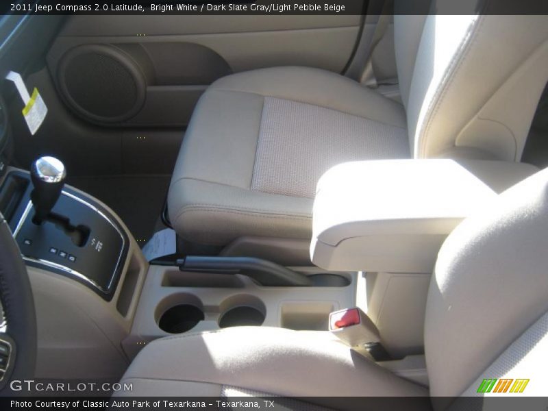Bright White / Dark Slate Gray/Light Pebble Beige 2011 Jeep Compass 2.0 Latitude