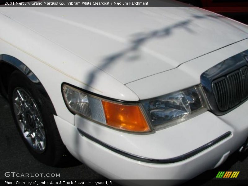 Vibrant White Clearcoat / Medium Parchment 2001 Mercury Grand Marquis GS