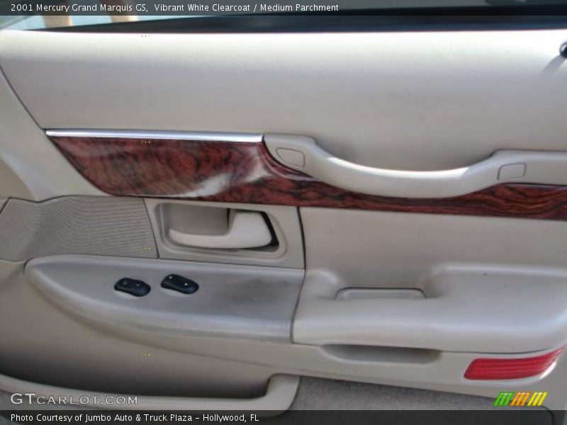 Vibrant White Clearcoat / Medium Parchment 2001 Mercury Grand Marquis GS