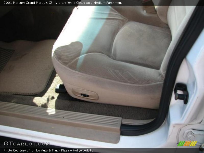 Vibrant White Clearcoat / Medium Parchment 2001 Mercury Grand Marquis GS