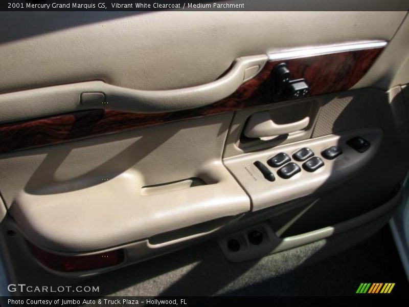 Vibrant White Clearcoat / Medium Parchment 2001 Mercury Grand Marquis GS