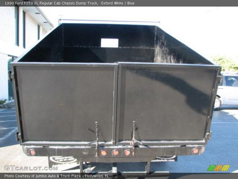 Oxford White / Blue 1990 Ford F350 XL Regular Cab Chassis Dump Truck