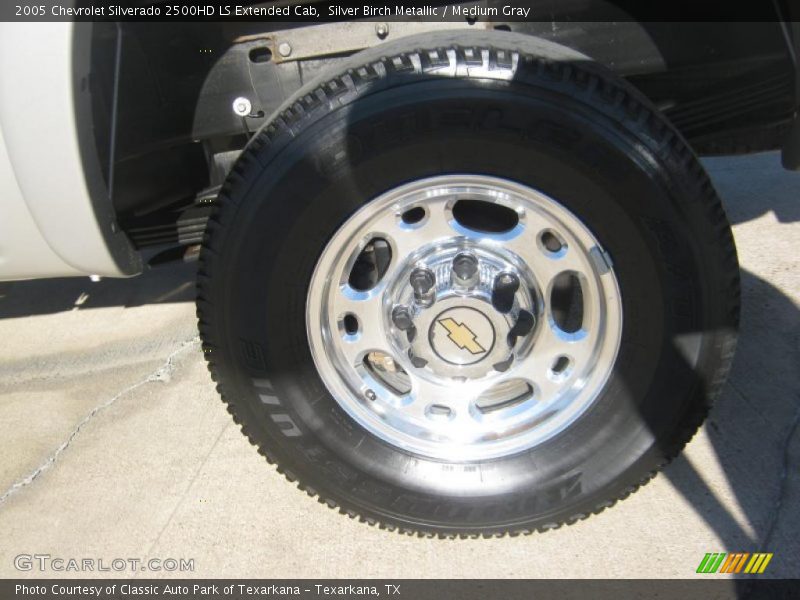 Silver Birch Metallic / Medium Gray 2005 Chevrolet Silverado 2500HD LS Extended Cab