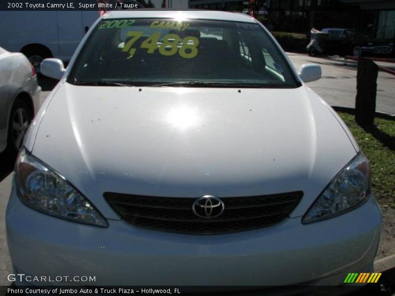 Super White / Taupe 2002 Toyota Camry LE