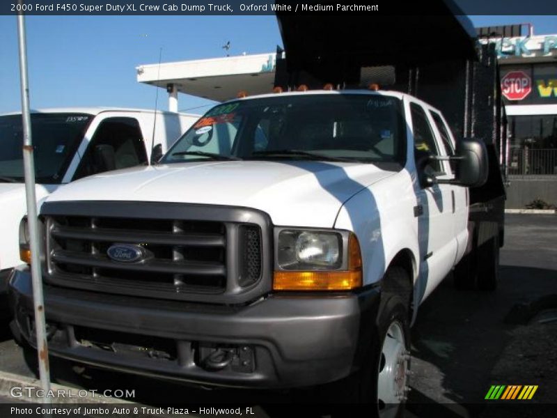 Oxford White / Medium Parchment 2000 Ford F450 Super Duty XL Crew Cab Dump Truck