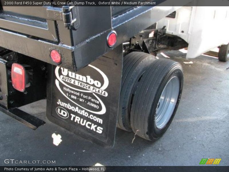 Oxford White / Medium Parchment 2000 Ford F450 Super Duty XL Crew Cab Dump Truck