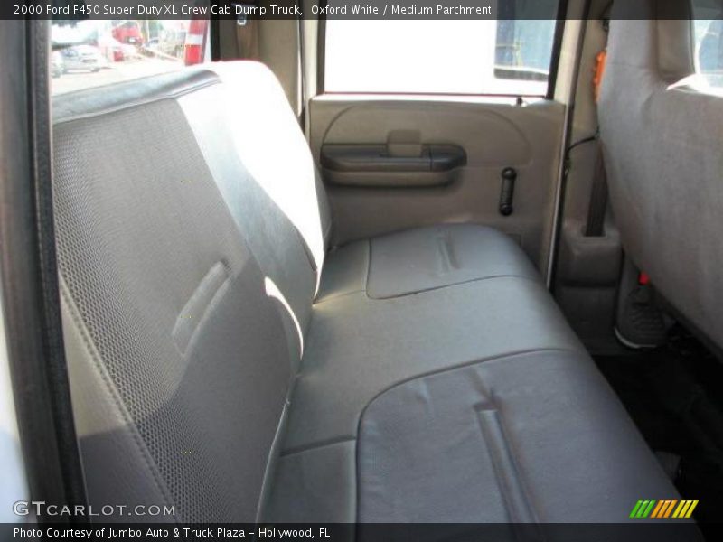 Oxford White / Medium Parchment 2000 Ford F450 Super Duty XL Crew Cab Dump Truck