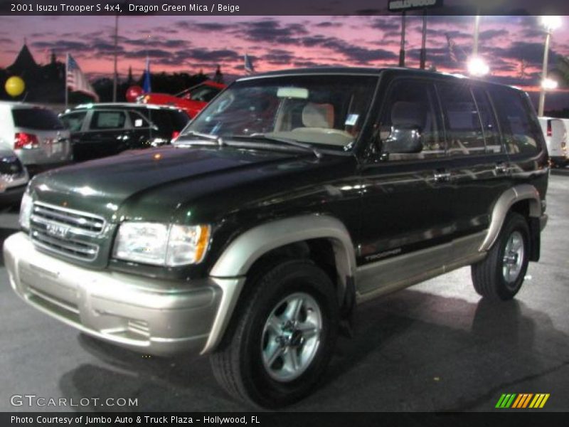 Front 3/4 View of 2001 Trooper S 4x4