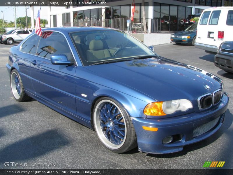 Front 3/4 View of 2000 3 Series 328i Coupe