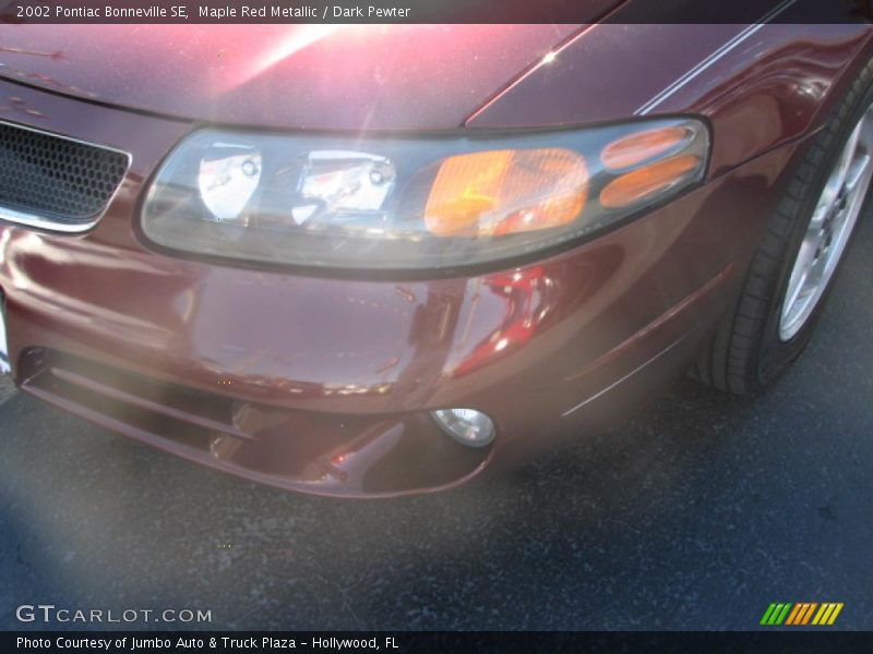 Maple Red Metallic / Dark Pewter 2002 Pontiac Bonneville SE