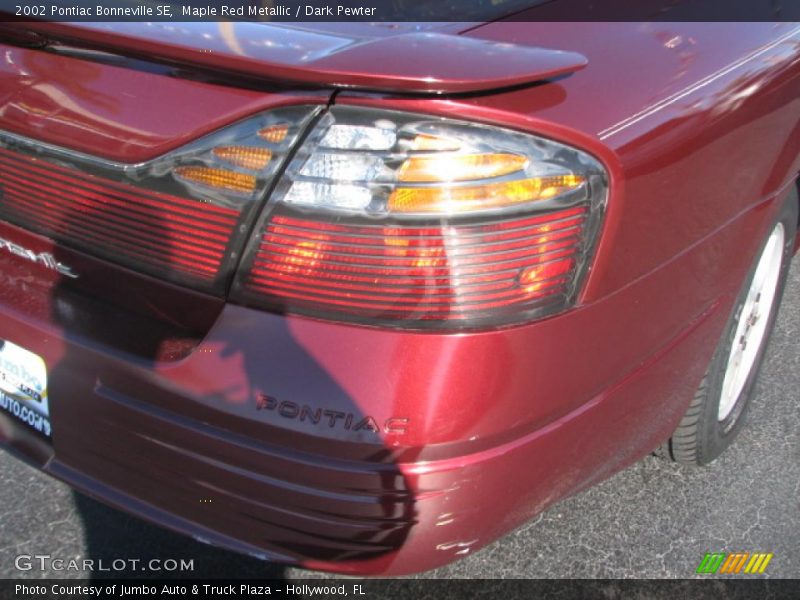 Maple Red Metallic / Dark Pewter 2002 Pontiac Bonneville SE