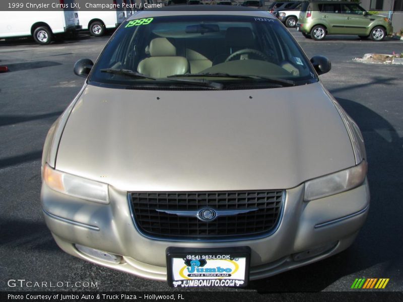 Champagne Pearl / Camel 1999 Chrysler Cirrus LXi
