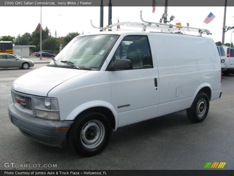 Ivory White / Pewter 2000 GMC Safari Commercial