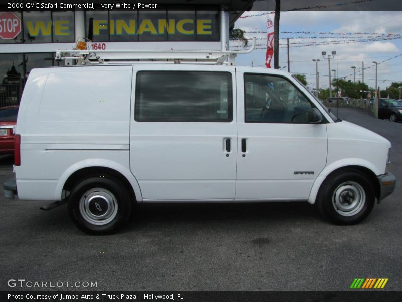 Ivory White / Pewter 2000 GMC Safari Commercial