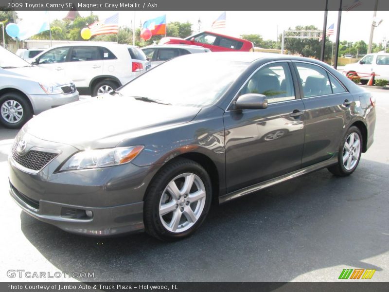 Magnetic Gray Metallic / Ash 2009 Toyota Camry SE