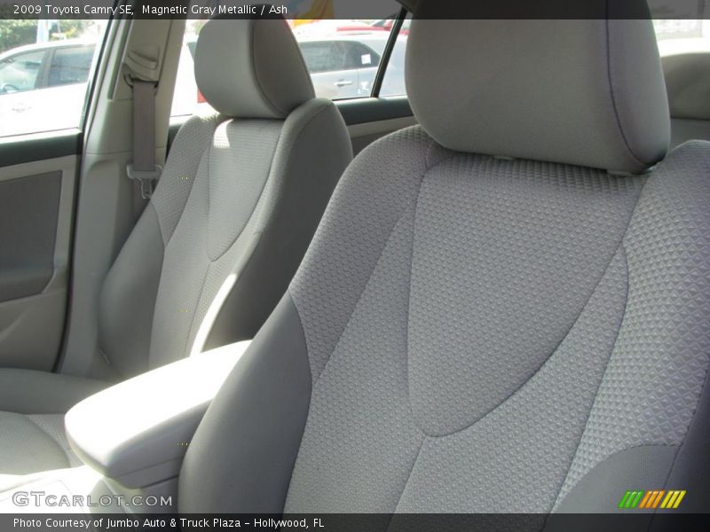 Magnetic Gray Metallic / Ash 2009 Toyota Camry SE