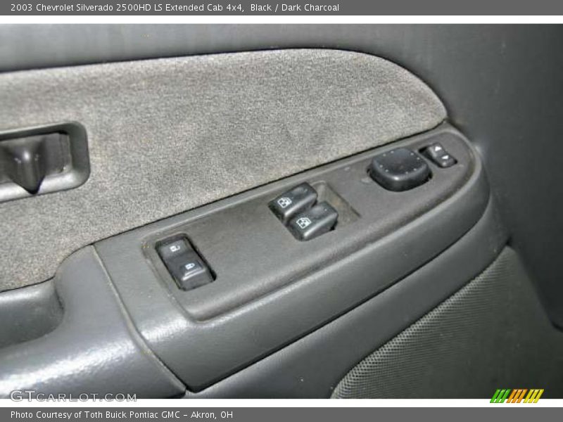 Black / Dark Charcoal 2003 Chevrolet Silverado 2500HD LS Extended Cab 4x4