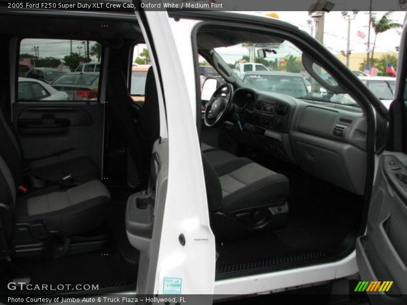Oxford White / Medium Flint 2005 Ford F250 Super Duty XLT Crew Cab