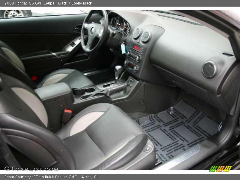 Dashboard of 2008 G6 GXP Coupe