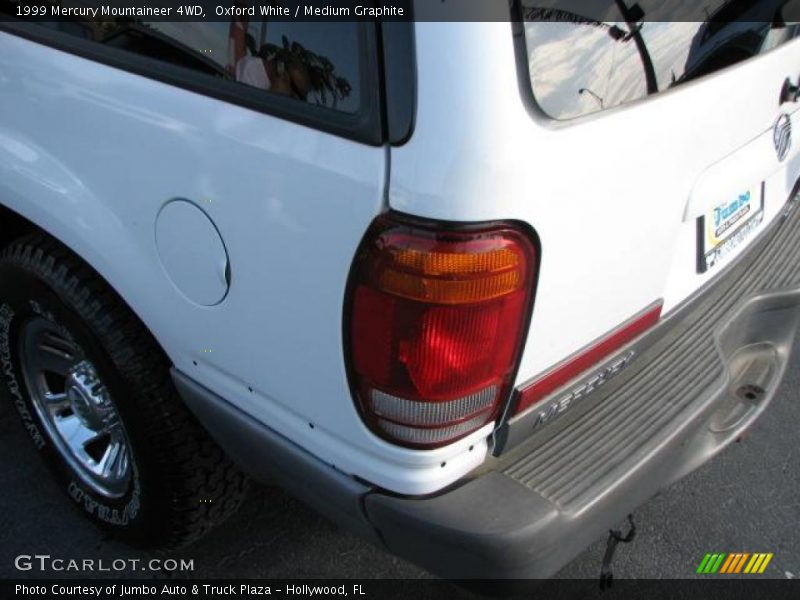 Oxford White / Medium Graphite 1999 Mercury Mountaineer 4WD