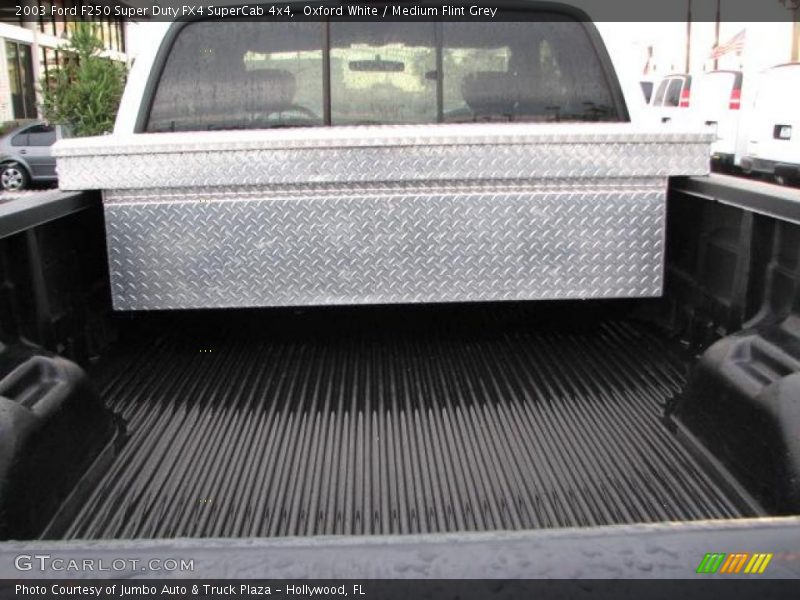 Oxford White / Medium Flint Grey 2003 Ford F250 Super Duty FX4 SuperCab 4x4