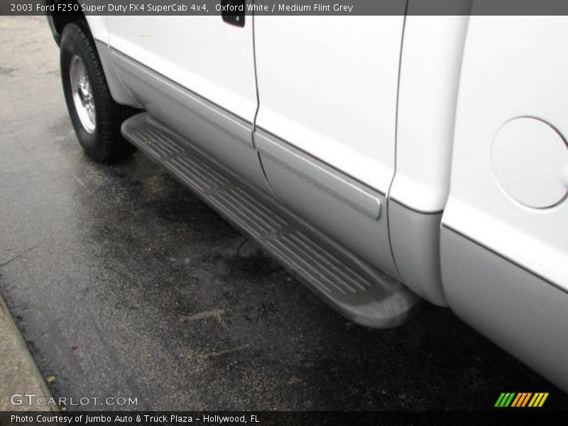 Oxford White / Medium Flint Grey 2003 Ford F250 Super Duty FX4 SuperCab 4x4