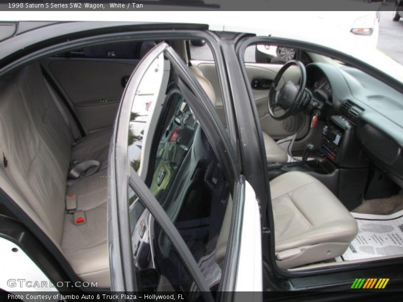 White / Tan 1998 Saturn S Series SW2 Wagon