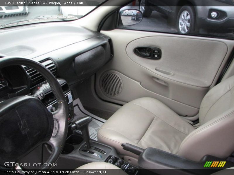 White / Tan 1998 Saturn S Series SW2 Wagon