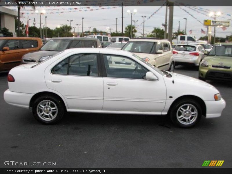 Cloud White / Gray 1999 Nissan Sentra GXE