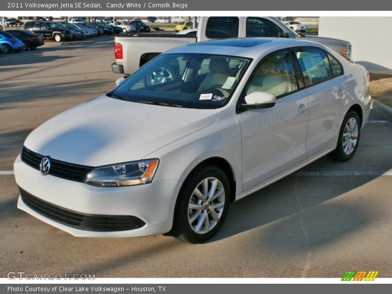 Candy White / Cornsilk Beige 2011 Volkswagen Jetta SE Sedan