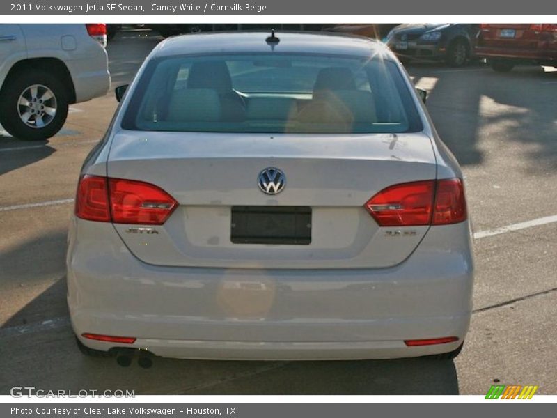 Candy White / Cornsilk Beige 2011 Volkswagen Jetta SE Sedan