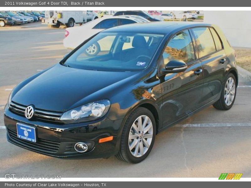 Front 3/4 View of 2011 Golf 4 Door TDI