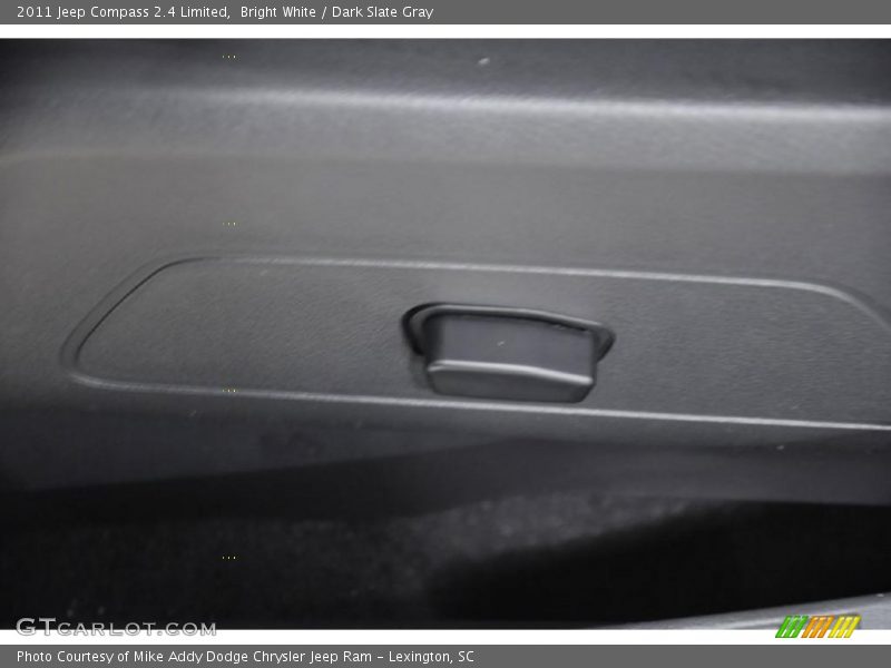 Bright White / Dark Slate Gray 2011 Jeep Compass 2.4 Limited