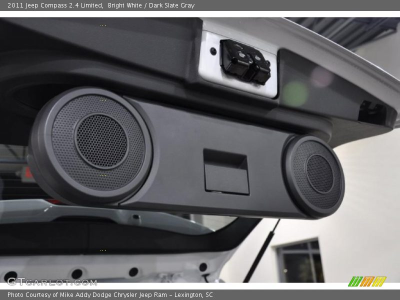 Bright White / Dark Slate Gray 2011 Jeep Compass 2.4 Limited