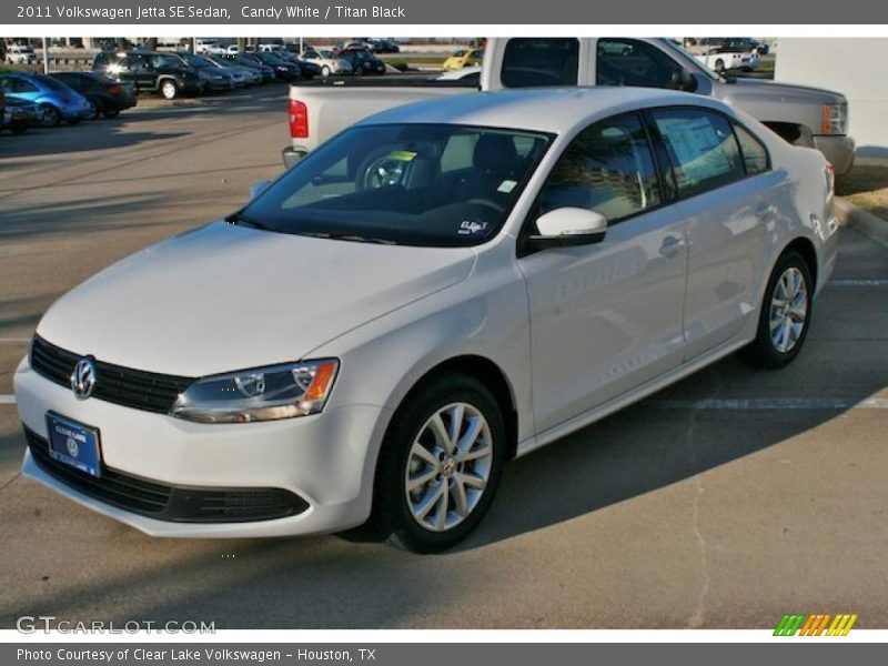 Candy White / Titan Black 2011 Volkswagen Jetta SE Sedan