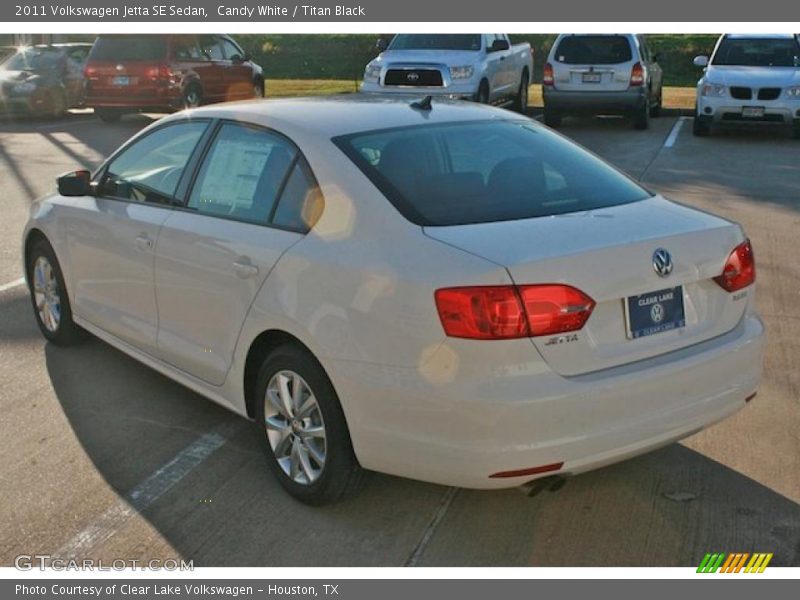 Candy White / Titan Black 2011 Volkswagen Jetta SE Sedan