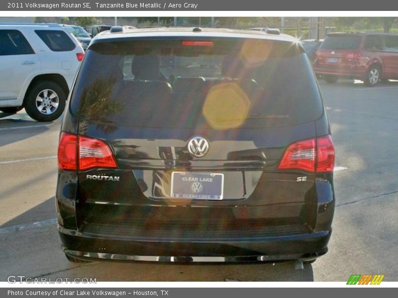 Tanzanite Blue Metallic / Aero Gray 2011 Volkswagen Routan SE