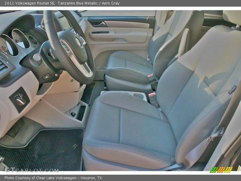  2011 Routan SE Aero Gray Interior