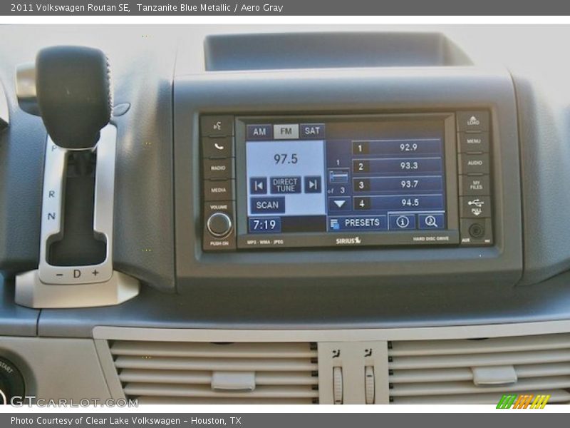 Controls of 2011 Routan SE