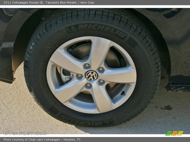  2011 Routan SE Wheel